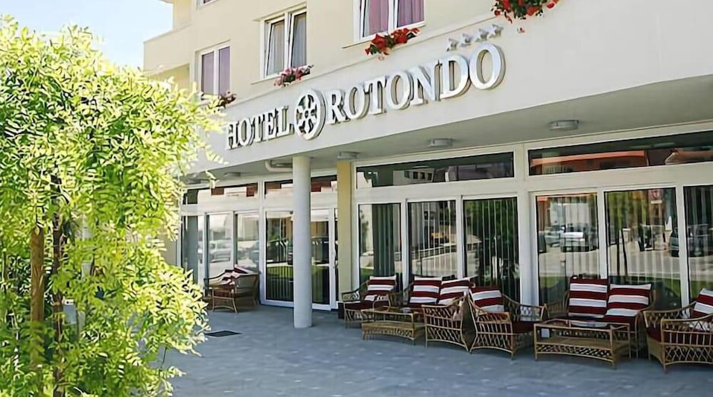 דונג'י סגט Hotel Rotondo מראה חיצוני תמונה